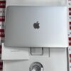 MacBook Air M1 2020 8GBメモリ 256GB SSD MGN93J/A A2337 ほぼ新品-正面