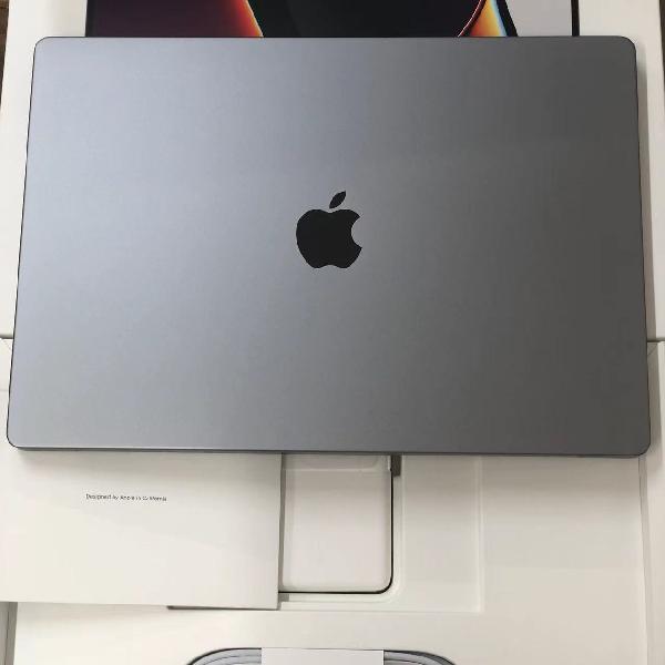 MacBook Pro 16インチ 2021 M1 Maxチップ 32GBメモリ 1TB SSD MK1A3J/A A2485 新品同様-正面